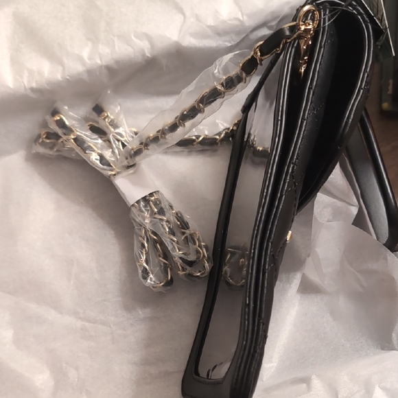 Quilted Crossbody Phone Bag -BLACK - Picture 6 of 9